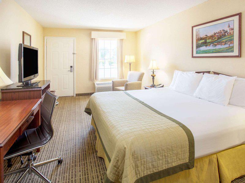 048FA1408FE8E2DD8A439CBA1CF30804