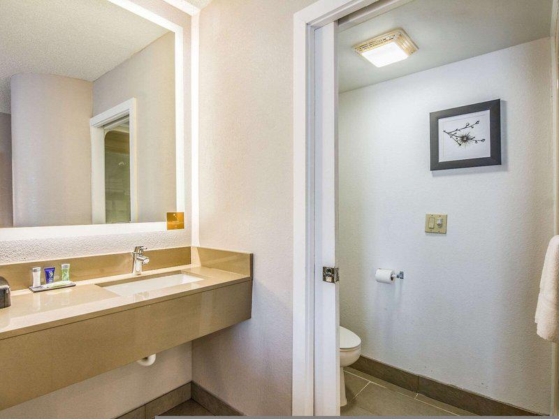 0032E3C602E75FB65884BD41C31ED484