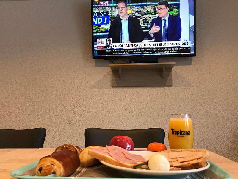 718C7E22EEB7DFFE20FEC5A89DCE4355