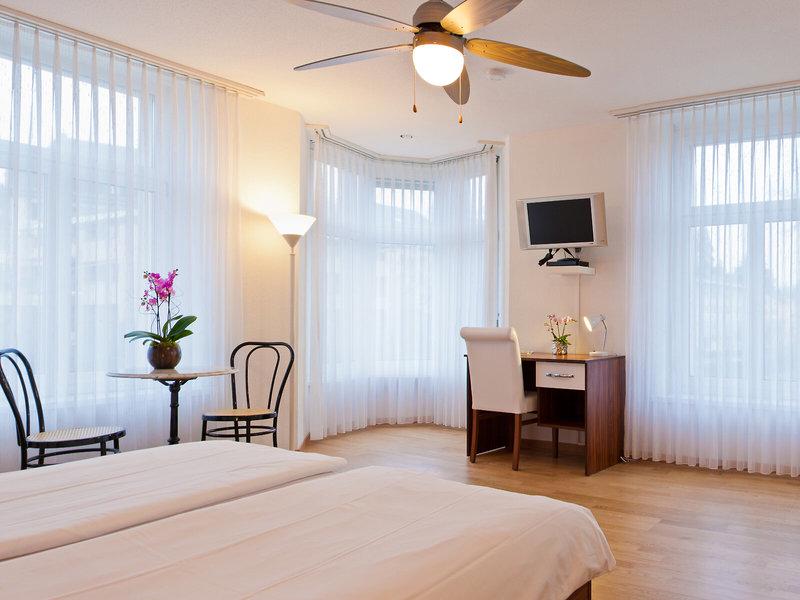 FDAE2B4832C029F0AF3F1B3536AD426A