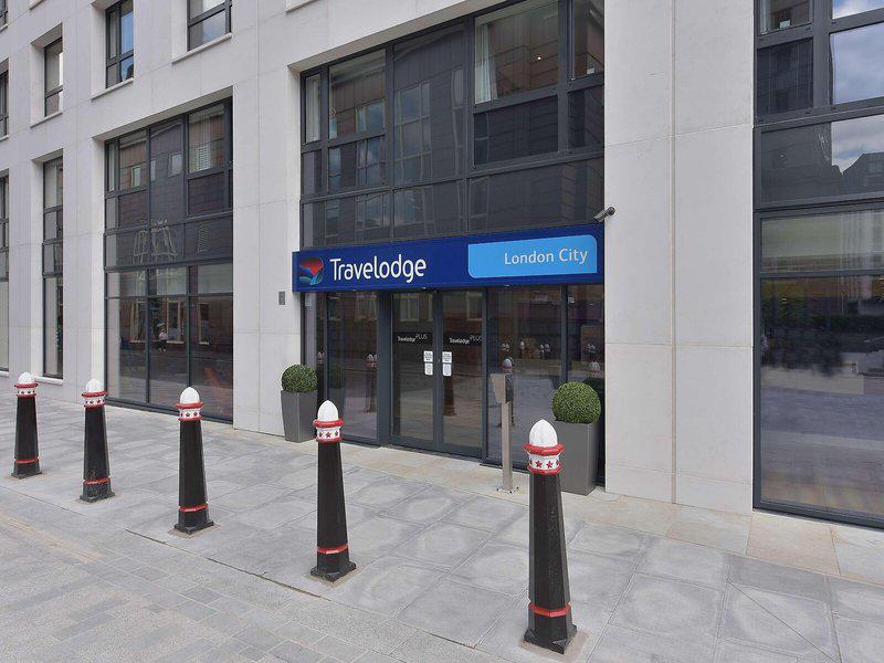 988B02E9613874738FAEC29E97F073B6