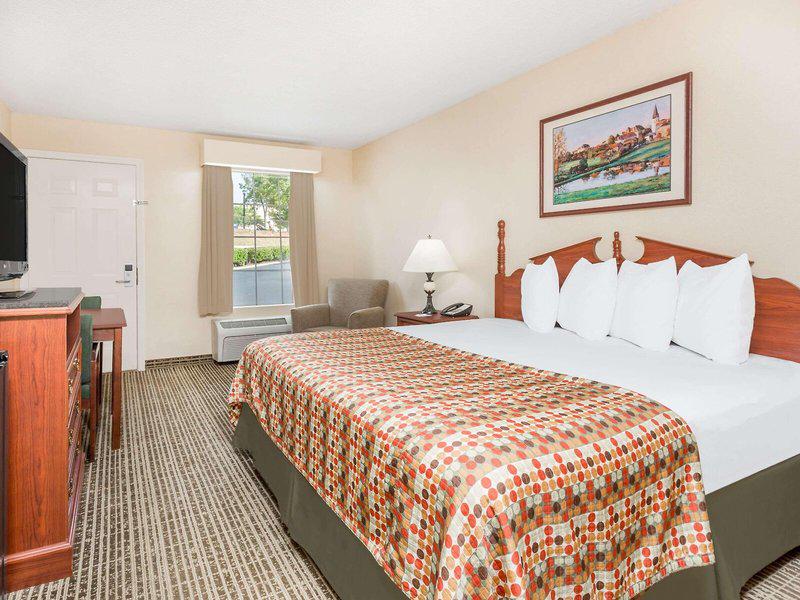 E8F799B5311FF0FF81EF7EB5A2761B1C