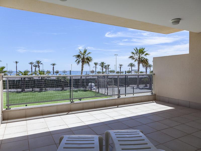 0E7E5E229BEFE1E0A8F41A7879B21BFE