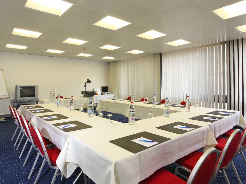 E2EB02076D8F765303686B11C62A2701