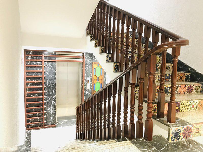 EFB8C1F5719F9DAED4961D1E055C8C9D