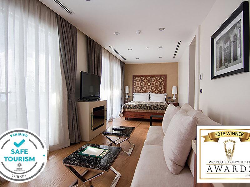 6CE709882406C14C3146F1BB18C015EE