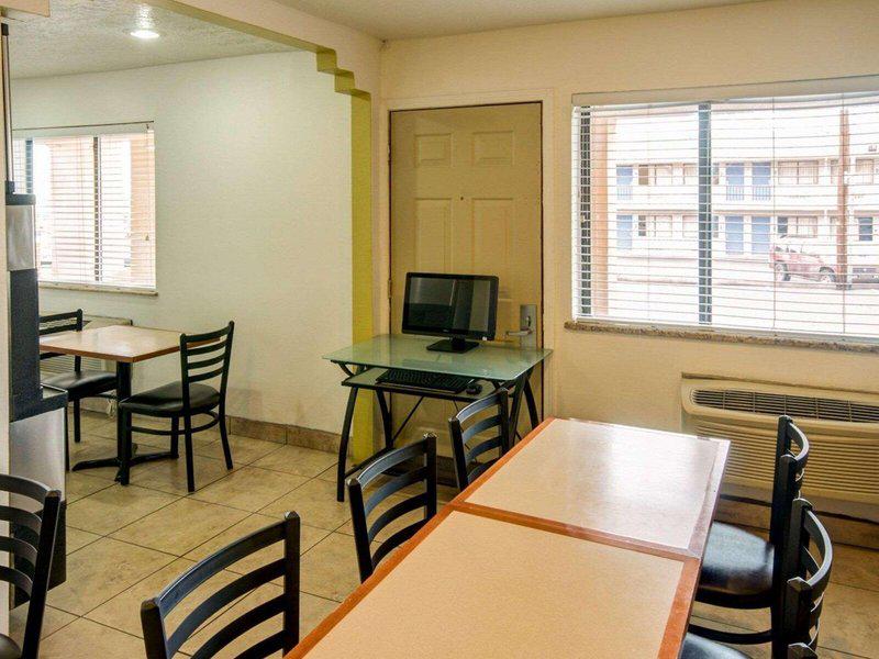 6848F247B874B600F603497F3488D730