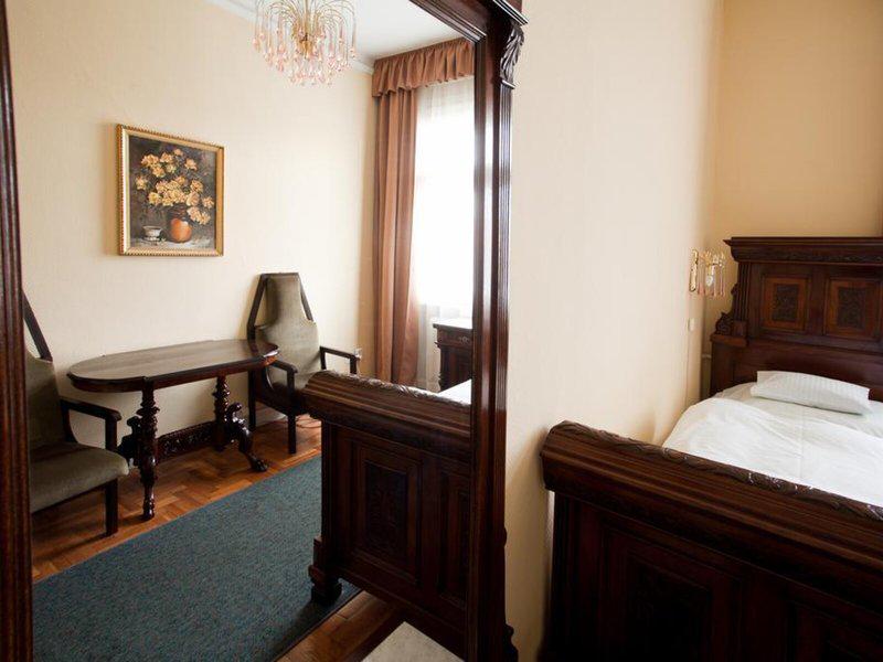 5D9EA0F80AF7FB3D72B9E0A4C8CED570