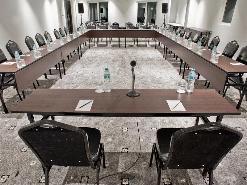 3C66ABAD74088F2FF7E75D318A1A78DE