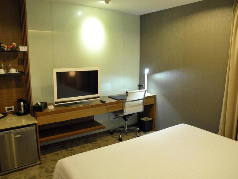 36AD56EAAF4F64643EC7B8F2752FFA2B