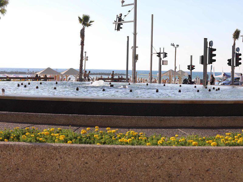 22FBED817548695988D57F4D560E3FCE