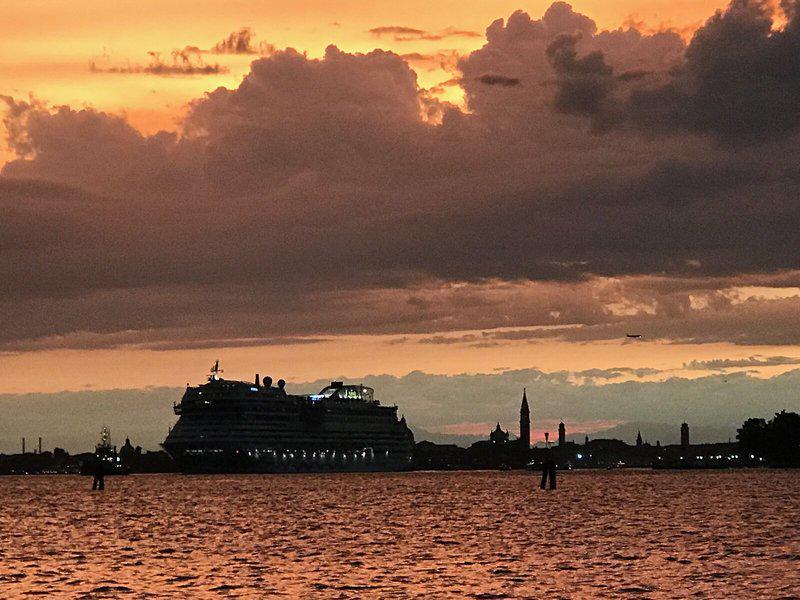 D1F4CCD83D11574AB6A4B8E693D2FACF