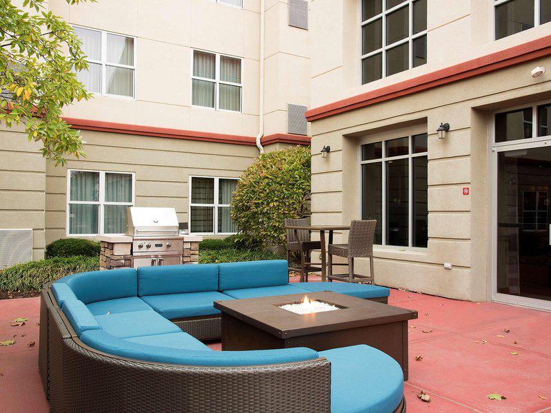 38454C3F8C5599C763F1529D70DC5AD7