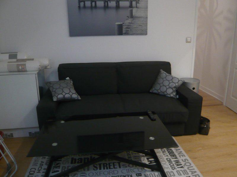 1E393319B0835BC609F88FCA36DC848C