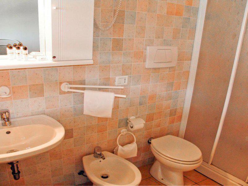 0027EB0B3A2BFD7696F2FC0EE7510515