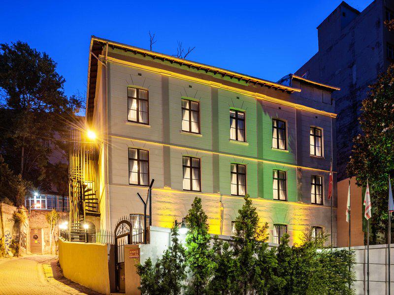 F7895A3C2C2F01425C2AF05D2351C0E6