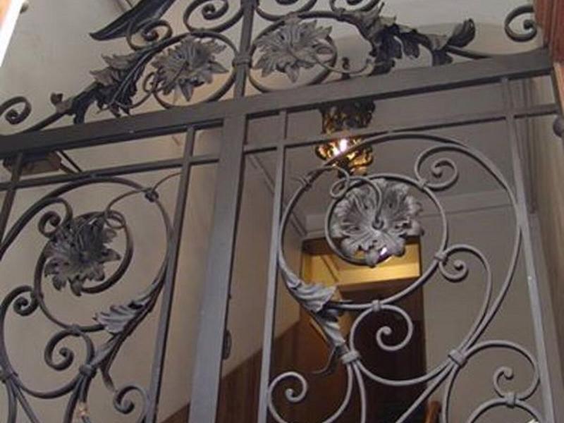 09C121B278911262DAEF6B563F95425A