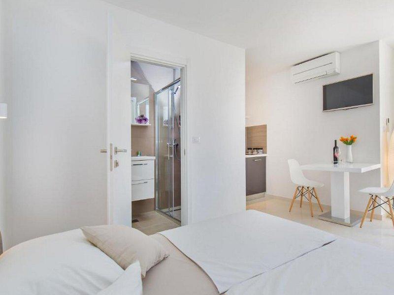 2FD22BA6F29C1463E57D7D8364C38216