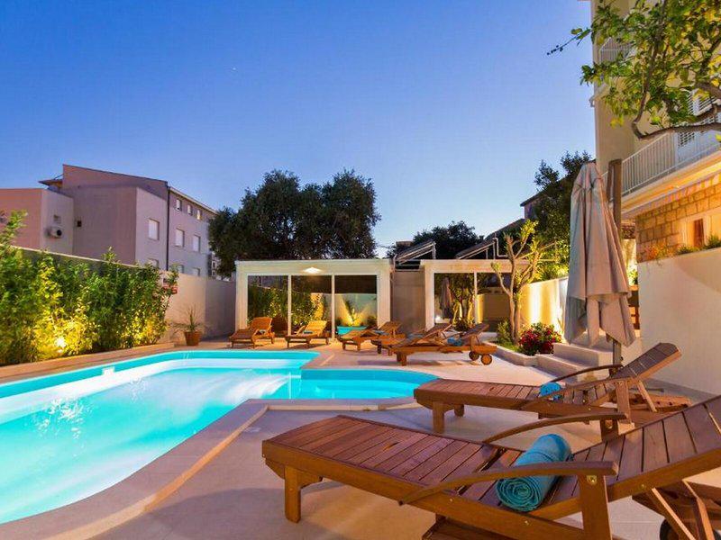 F3F98477F33D6A583D1133D60DD508BE