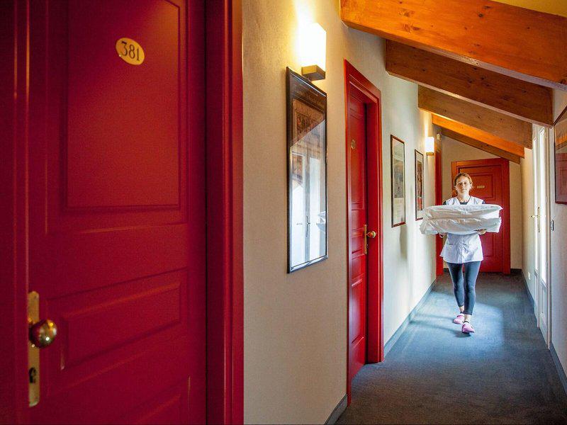 E69D4BEC414B7B716743D67AA6BC7DDC