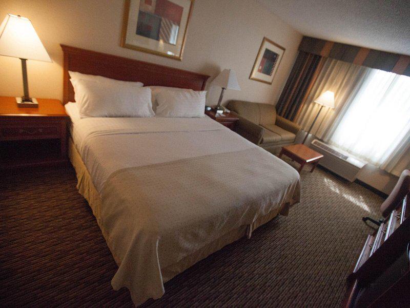 33BFA3AA17DF7FD67AD5095587F0AFFF