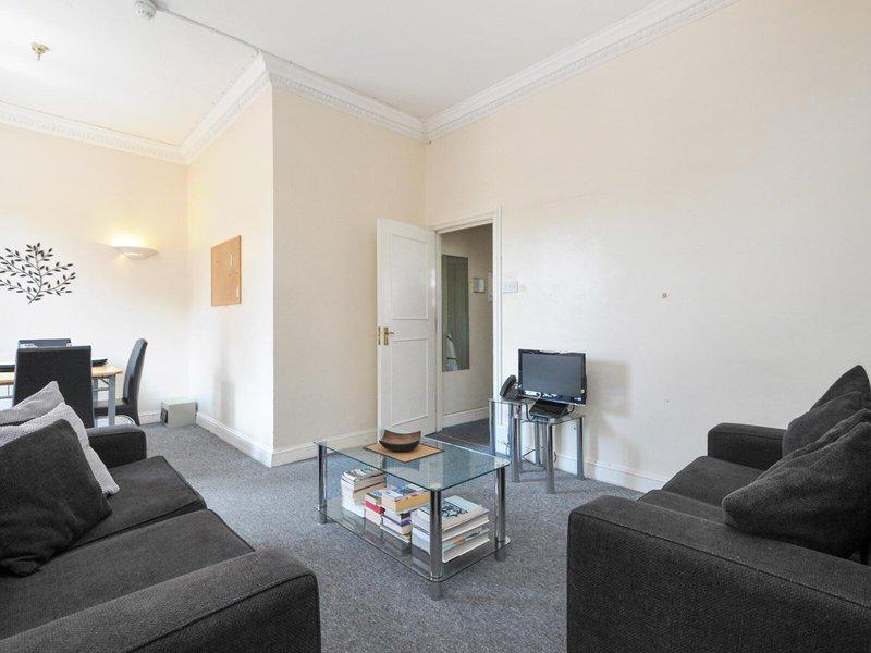 E9EBE4F76C6FC4FDE86181F08CC8BA79