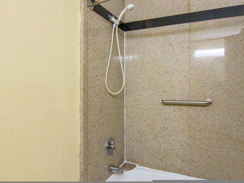 AC641AC2348DE1E88BA72140286F5BDD