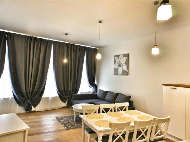 FC5E99E51E0D89027FC865764BA69FA1