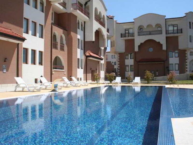 FEE00C6D9AF3A3F91615A142D88AB86E