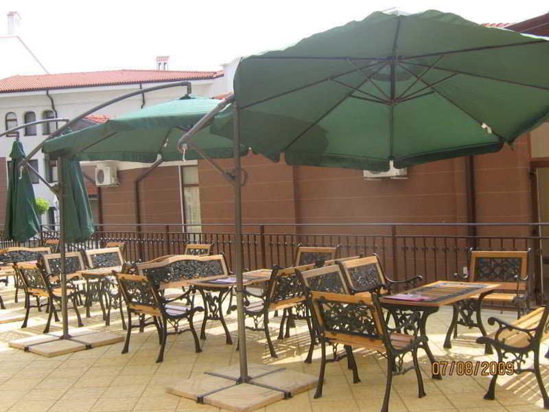 66733EB32C018409F544E86580EBD9EE