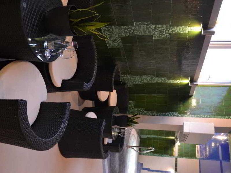 94D03E314065E52DFC800F7635BEDFF9