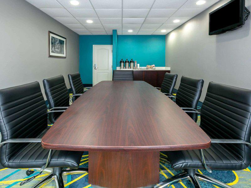 FCDB24DDF48DD7C6D3F933F131D3AFAF