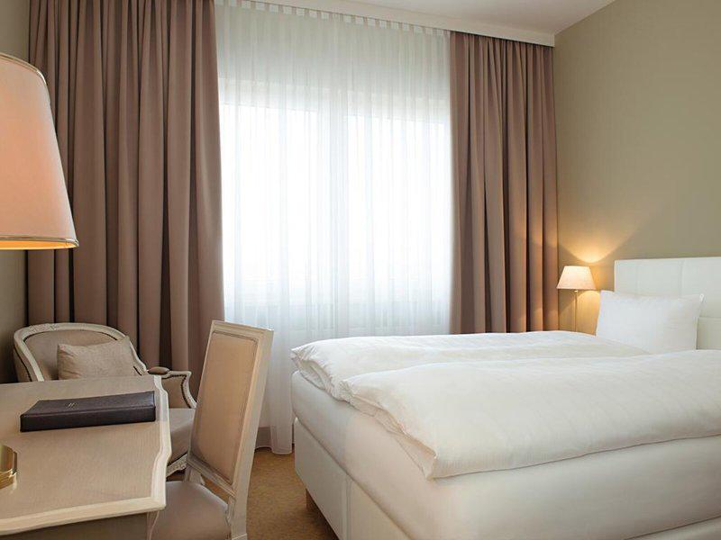 16692606D1F2E8B2440D201D7D0F74ED