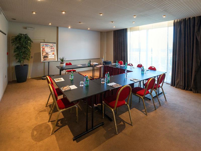 66CFF858D196D2BF8E37A3443705B073