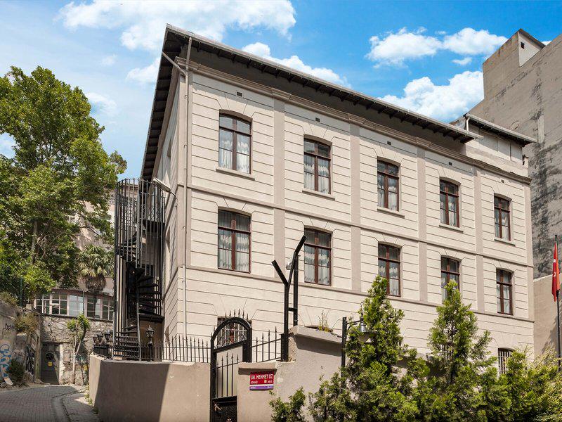 9B333D1A33CCD1B91442D2327F2C18A8