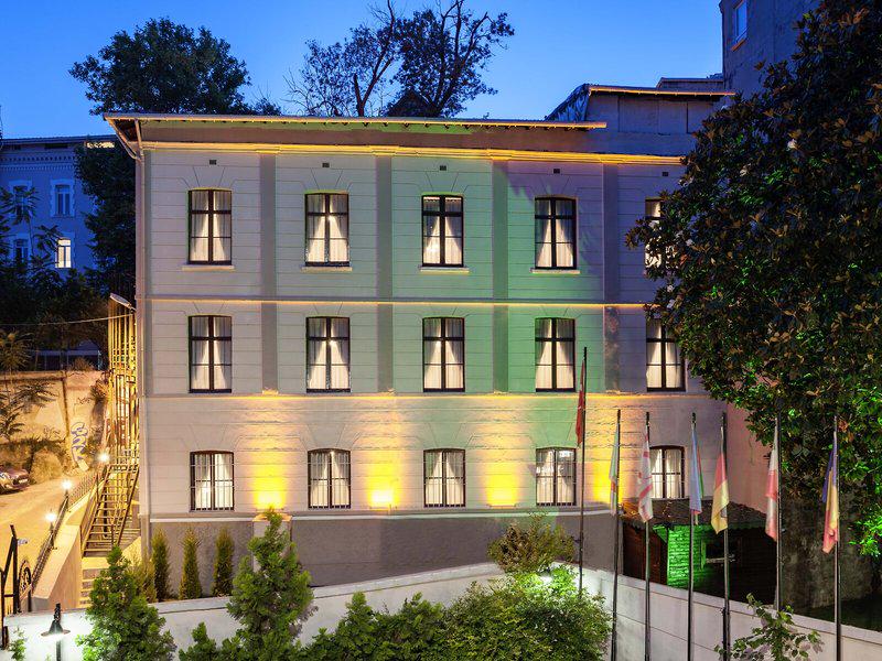 62B4BC28353FAF3068F666035FEFD088