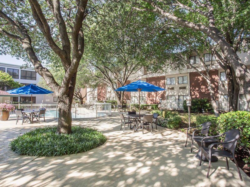 D75A19EF96BEF0150C8B566C09B17566