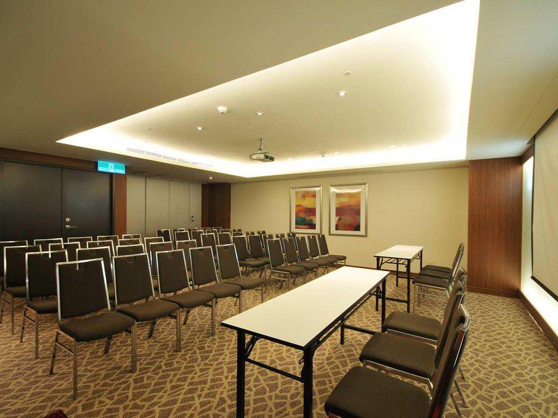 07B34367F7C2177CA04602F0EDC9B5A0