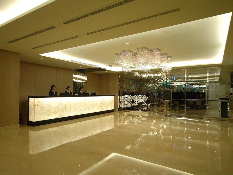 D131286AF9EEC2F8198ADE46922869A4