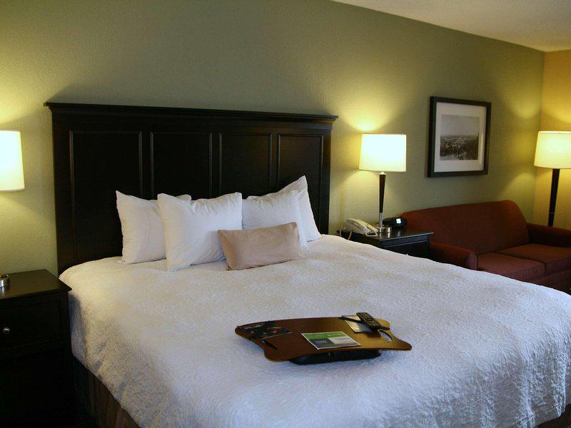 F6613E3CDEB19546C13515F683623D33