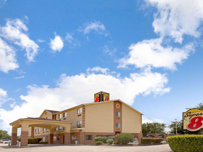 16085779E71AA16D477F433FA6AEB3D6