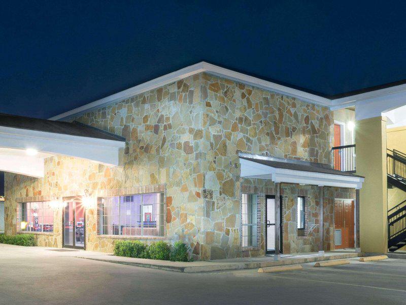 06EE554124D30C29B8C7ABEB441B1474