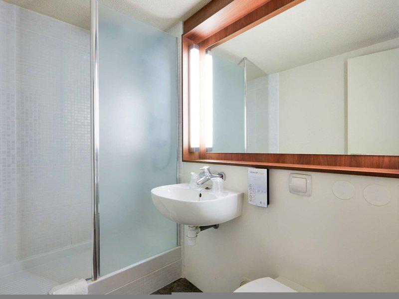 E0F81C553084AE2A6B58582CF967DC4B