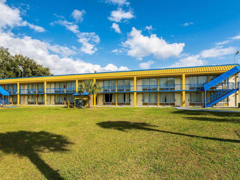 766BA32DC03E5A3AEEB822A7867F6230