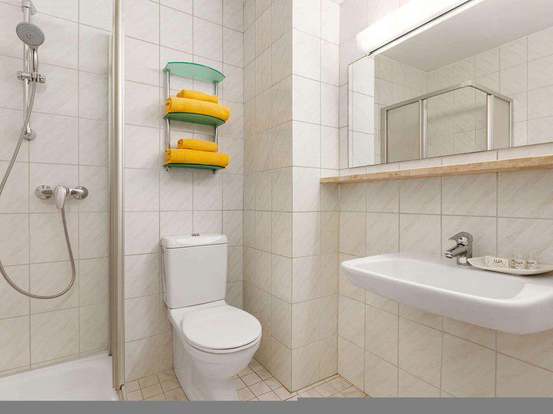 EC015089F3DC1ADDAFDFCE95A1031178