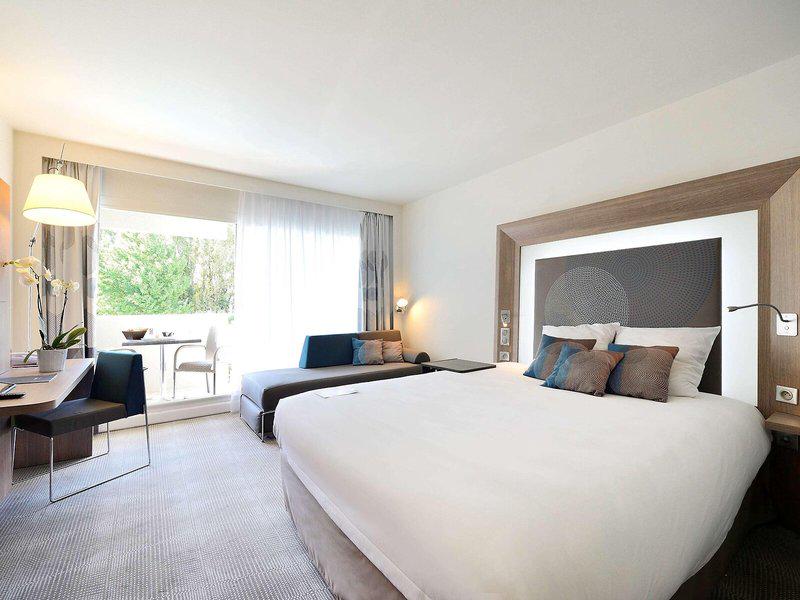 73F9856FB530EB4842F8E8465AF36DB9