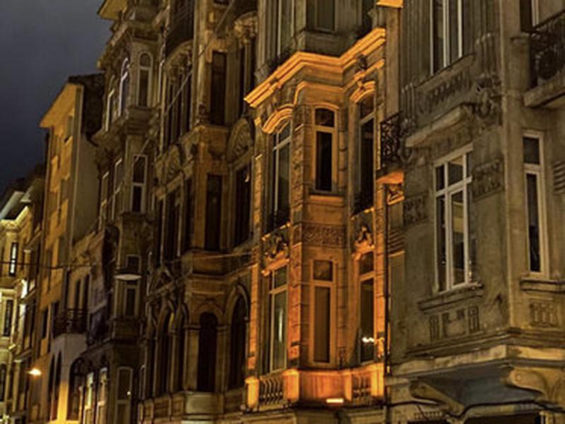 DFA69A0B99A10E1CBBA4F18BEADB2DC7