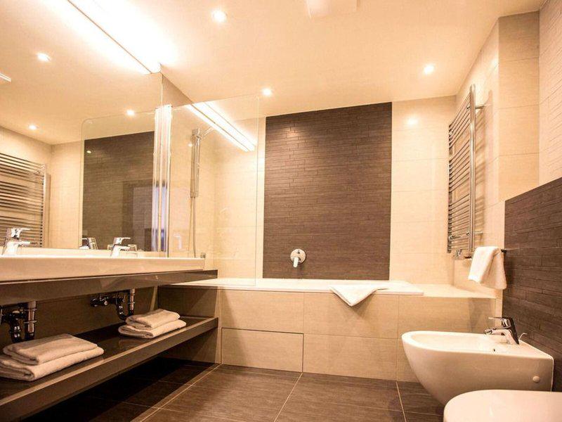 330C1D734374A36C44646601F340359E