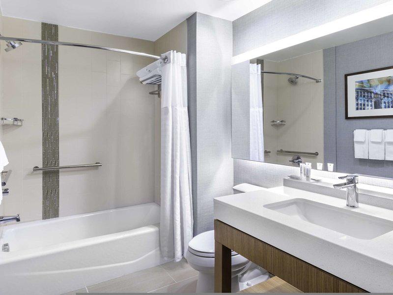 E8388A2C3C9644EE6247B8E8D7085533