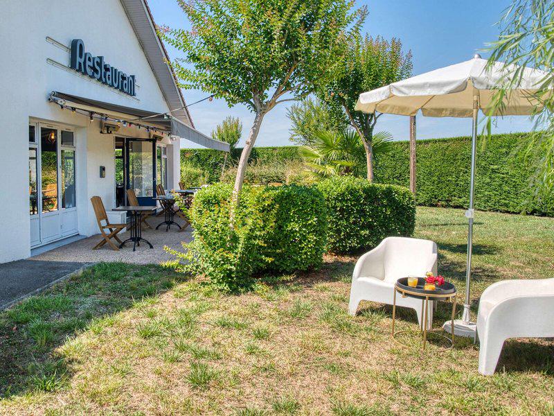 82009292582EFB8A33F0FFA23F96C72C